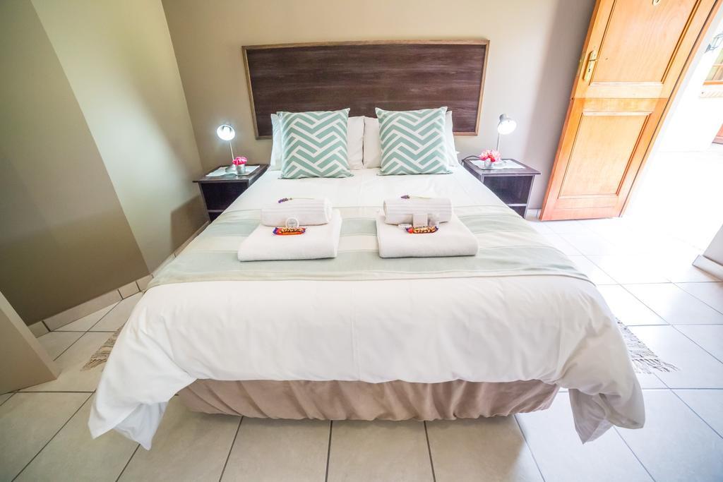 Beryl1 Guest House Klerksdorp Esterno foto
