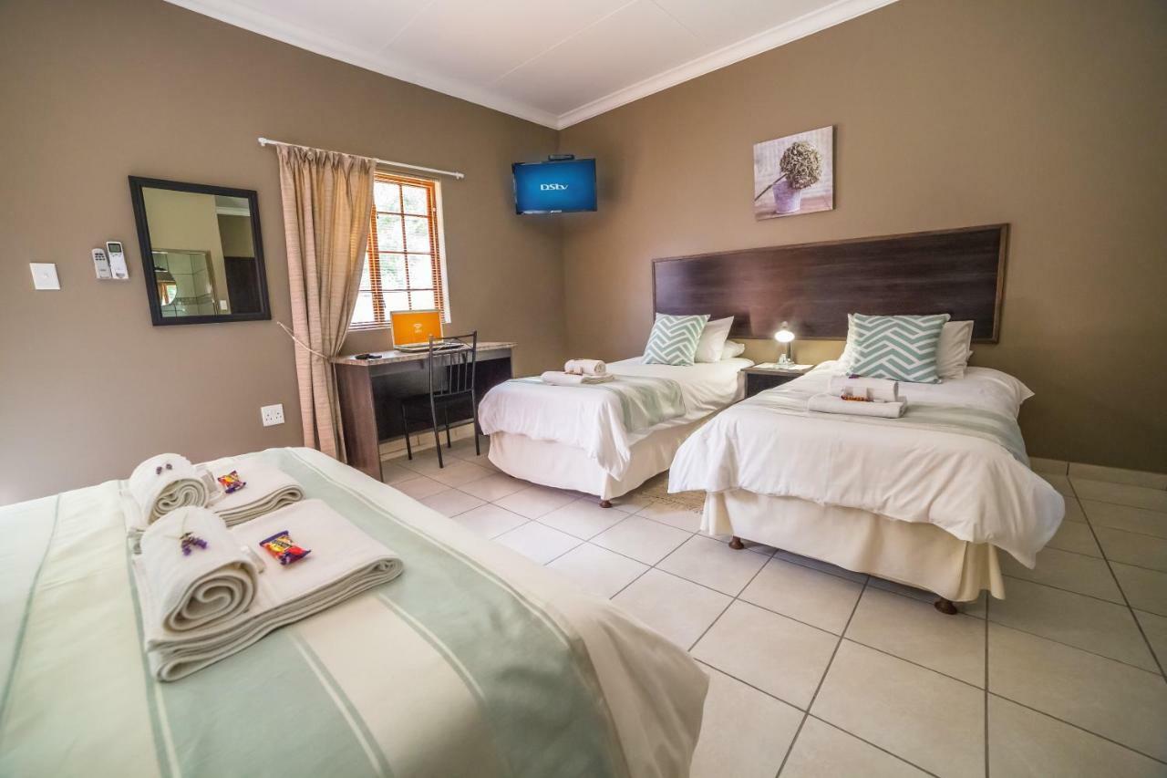 Beryl1 Guest House Klerksdorp Esterno foto