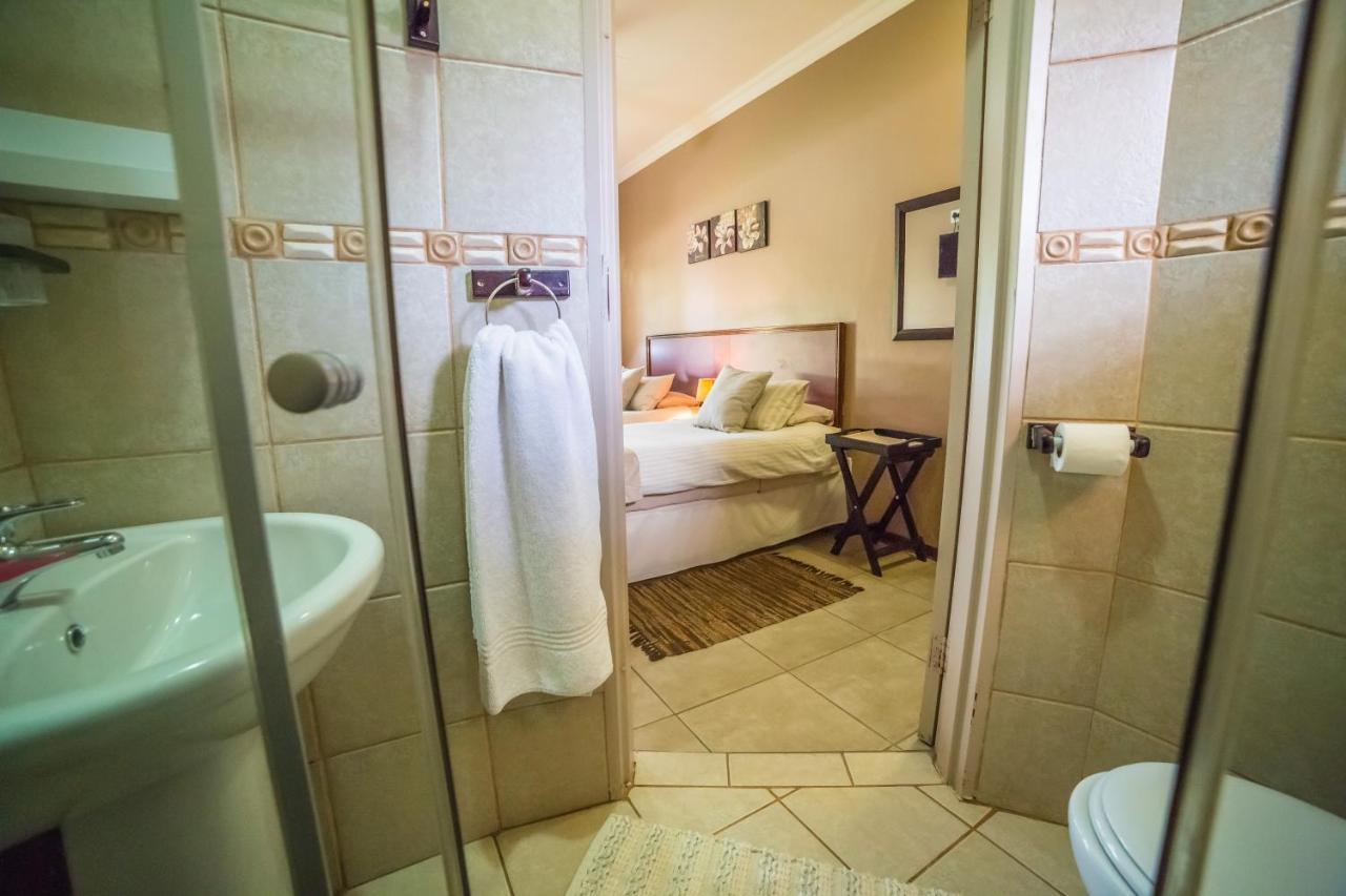 Beryl1 Guest House Klerksdorp Esterno foto