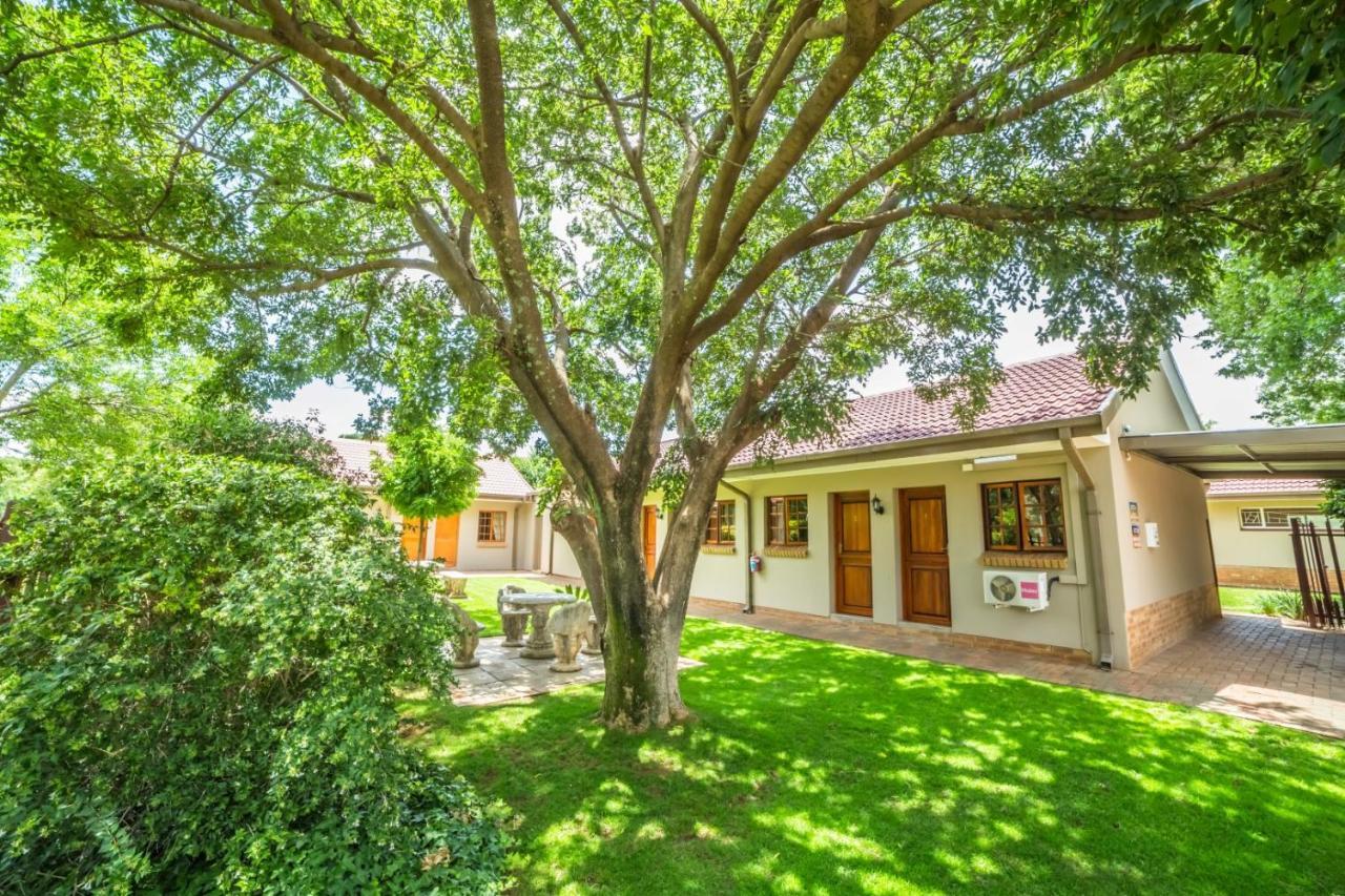 Beryl1 Guest House Klerksdorp Esterno foto