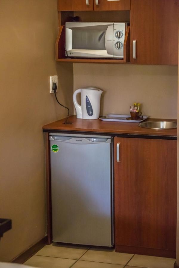 Beryl1 Guest House Klerksdorp Esterno foto