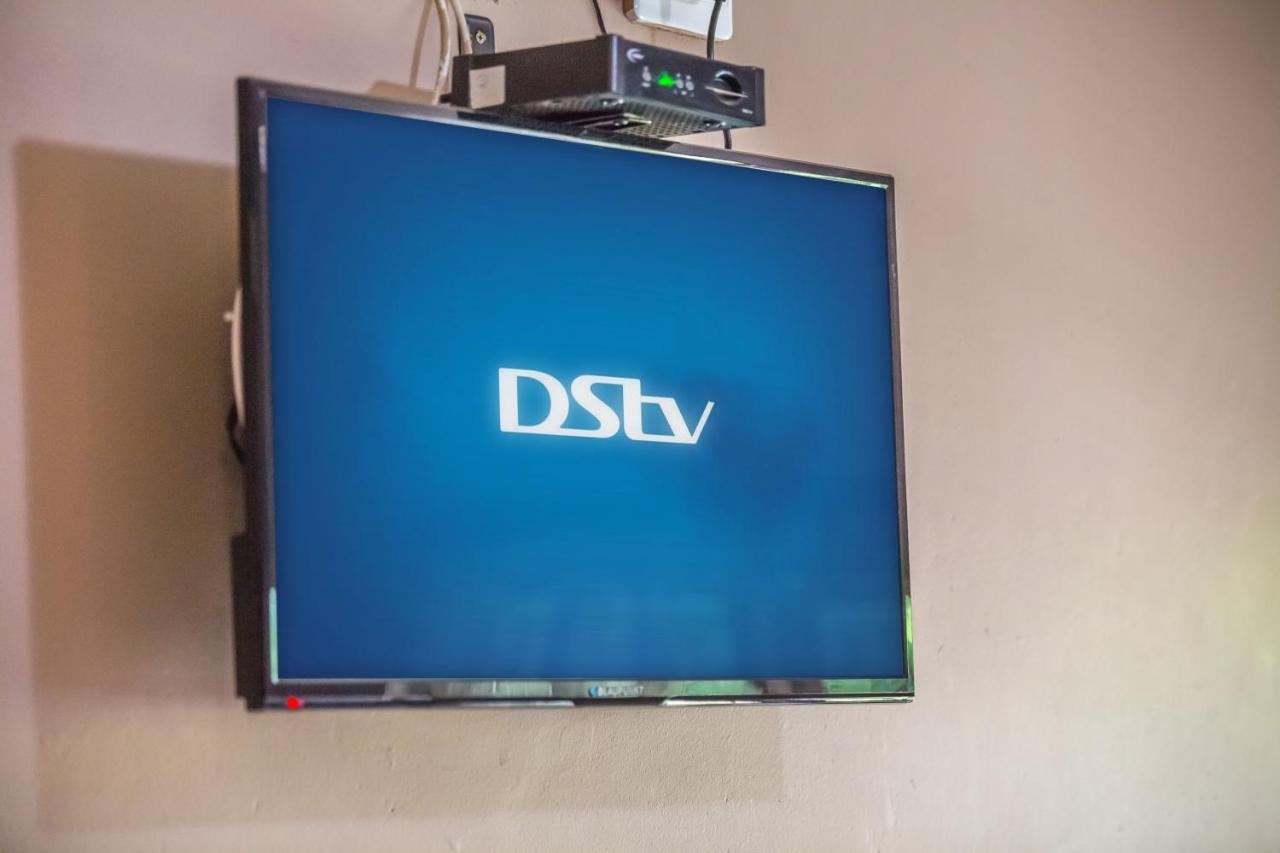 Beryl1 Guest House Klerksdorp Esterno foto